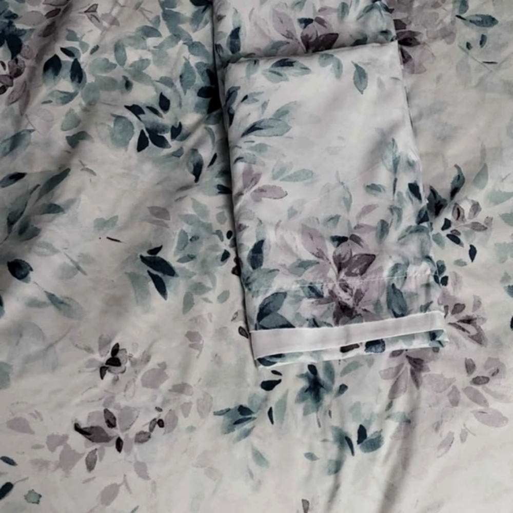 Floral Bedding Set in Blue and Gray